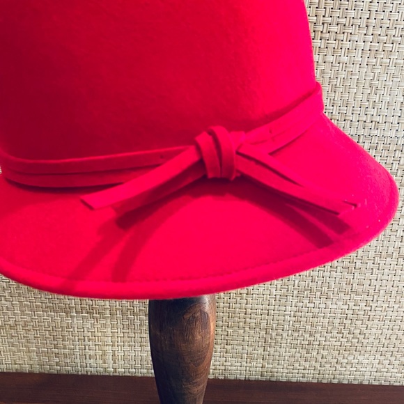 🌟4xHP🌟NWOT Red Double Tie Knot Cloche - Picture 2 of 9